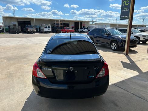 Used 2012 Nissan Versa image 4