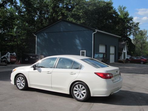Used 2017 Subaru Legacy 2.5i AWD/4WD image 4