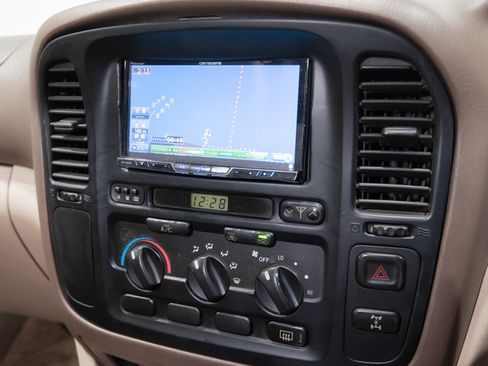 Used 1998 Toyota Land Cruiser UNAVAIL AWD/4WD image 11
