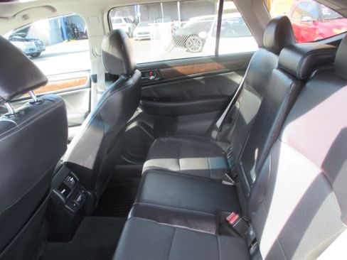 Used 2018 Subaru Outback 2.5i Limited image 9