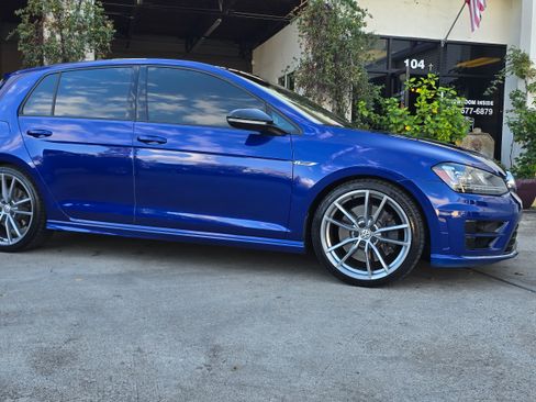 Used 2017 Volkswagen Golf R 20th Anniversary Edition image 4