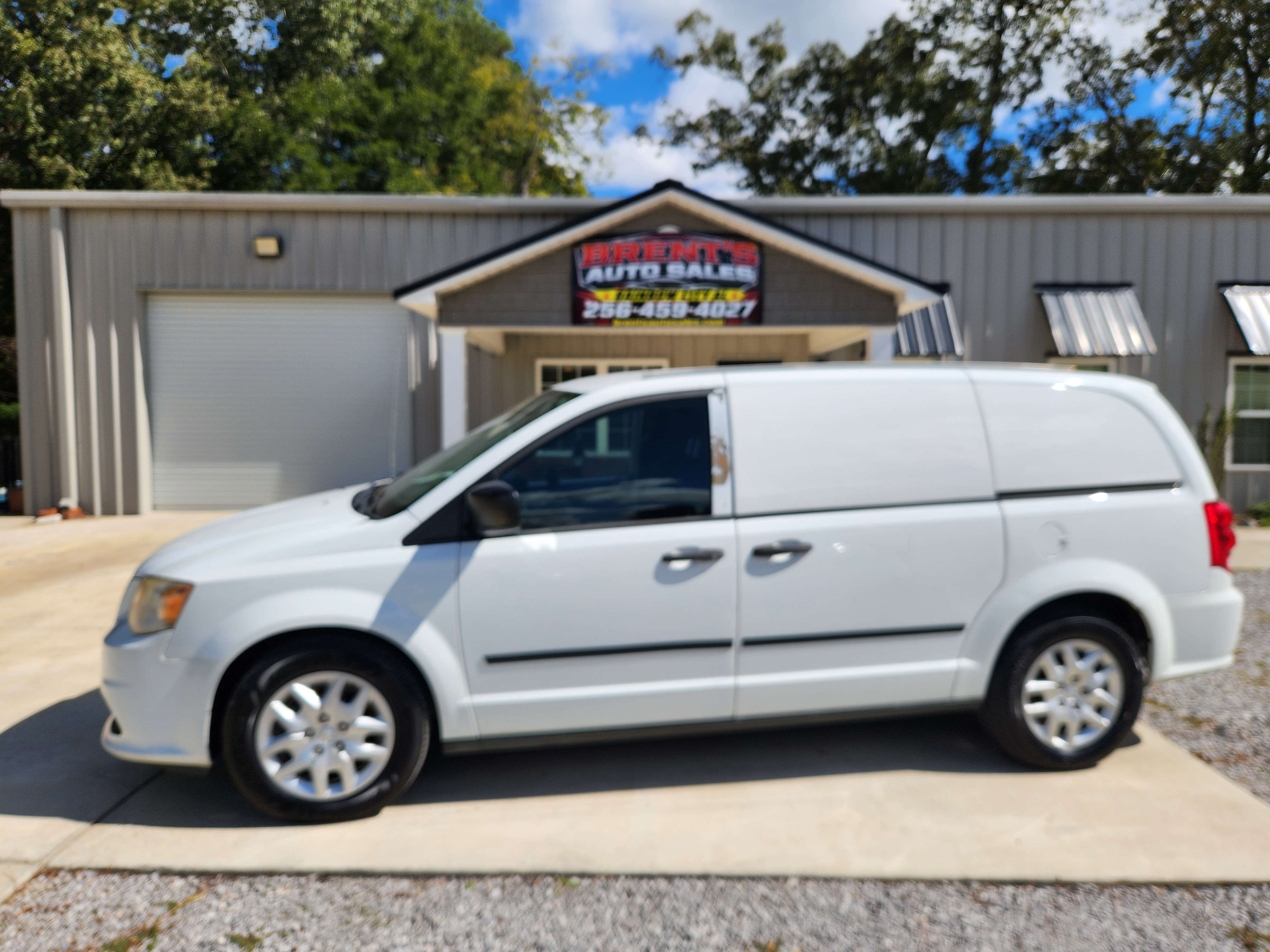 Used 2014 RAM C/V Tradesman FWD image 1