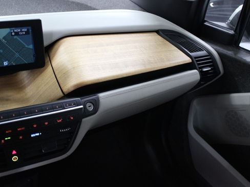 Used 2015 BMW i3 image 28