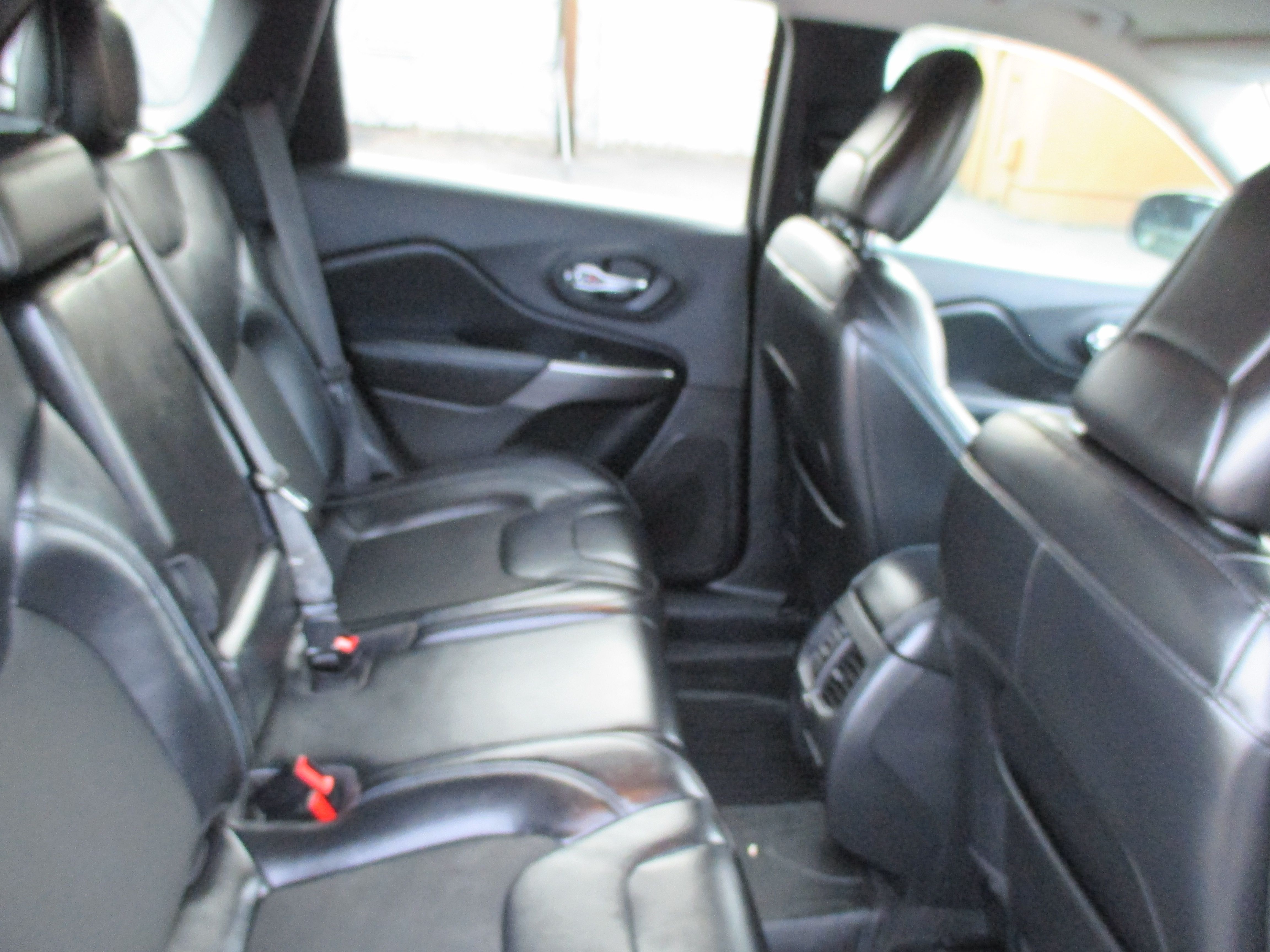 Used 2020 Jeep Cherokee Latitude Plus Sport Utility 4D FWD image 13