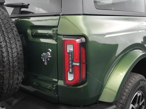 Used 2023 Ford Bronco Outer Banks image 19