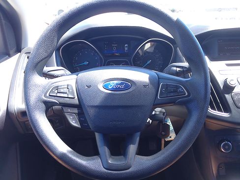 Used 2015 Ford Focus SE Hatchback FWD image 27