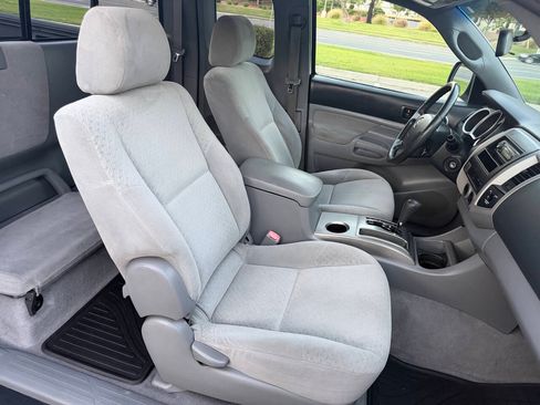 Used 2005 Toyota Tacoma 2WD Access Cab PreRunner V6 image 49