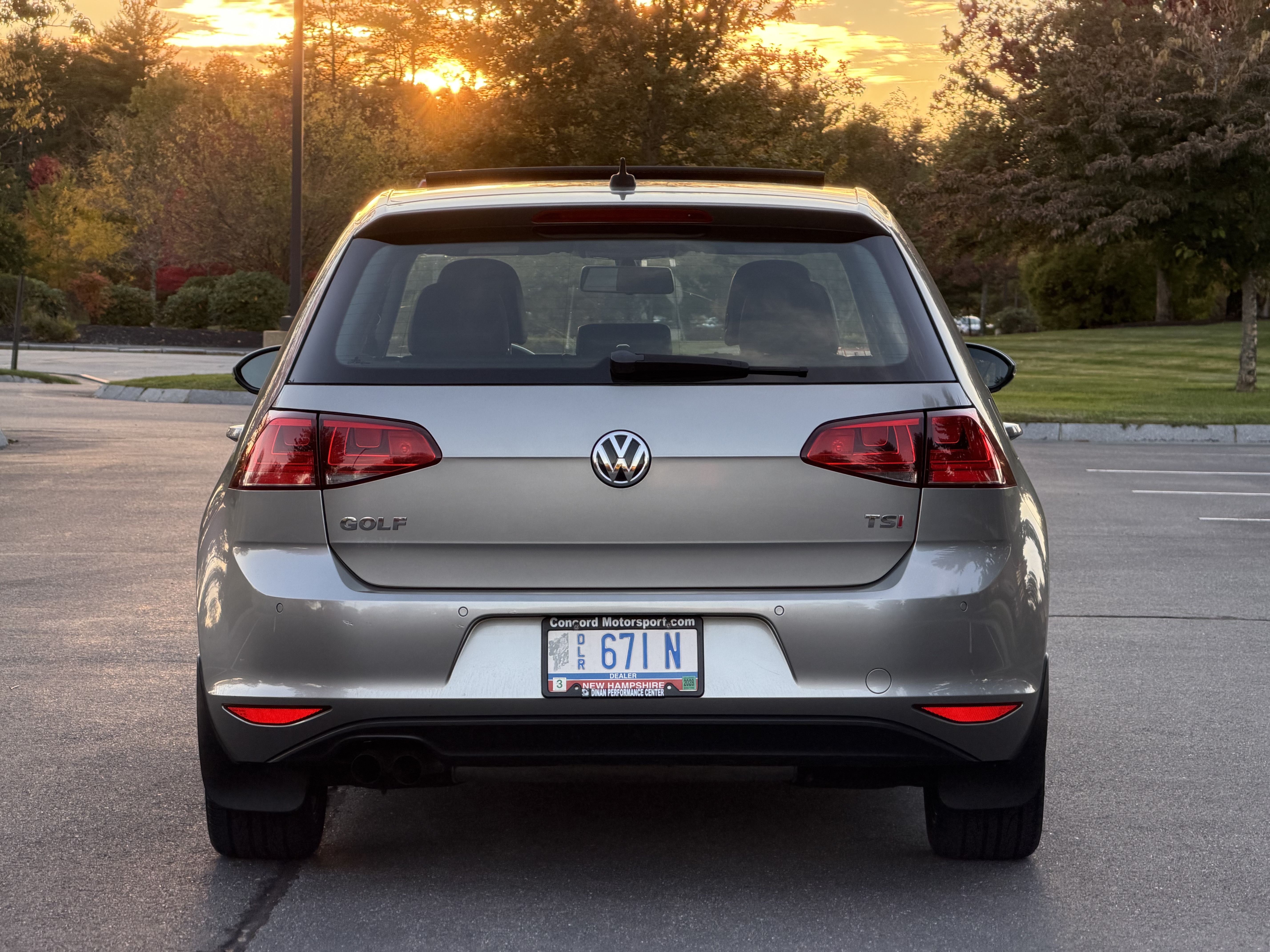 Used 2016 Volkswagen Golf SE FWD image 4