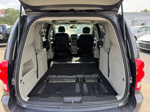 Used 2020 Dodge Grand Caravan SE image 15