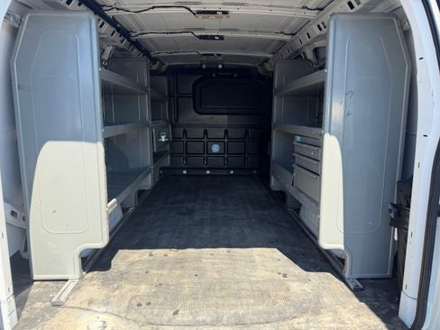 Used 2022 GMC Savana 2500 UNAVAIL RWD image 7