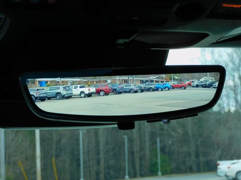 Used 2025 GMC Hummer EV 3X image 41