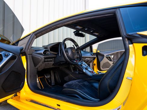 Used 2015 Lamborghini Huracan LP 610-4 image 11