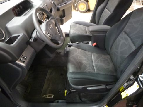 Used 2013 Scion xB image 12