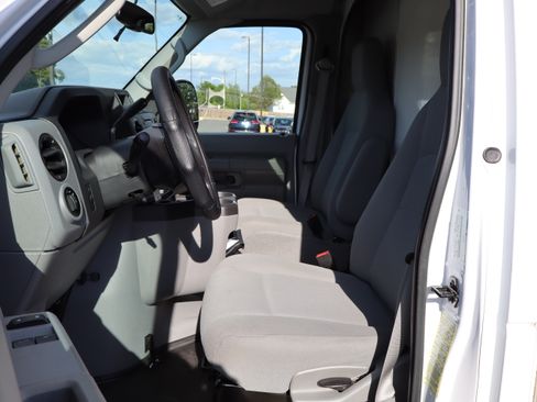 Used 2019 Ford E-350 and Econoline 350 Super Duty RWD image 10