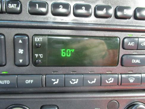 Used 2004 Ford Thunderbird LX image 39