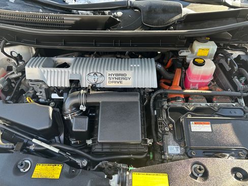 Used 2013 Toyota Prius V Three image 8