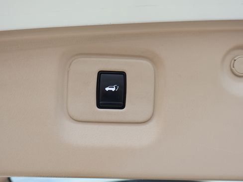 Used 2019 Nissan Pathfinder SL image 14