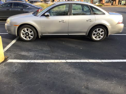 Used 2008 Mercury Sable Premier image 4