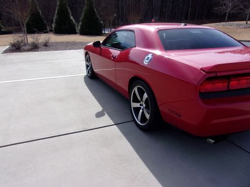Used 2012 Dodge Challenger SRT image 8