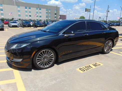 Used 2015 Lincoln MKZ image 4