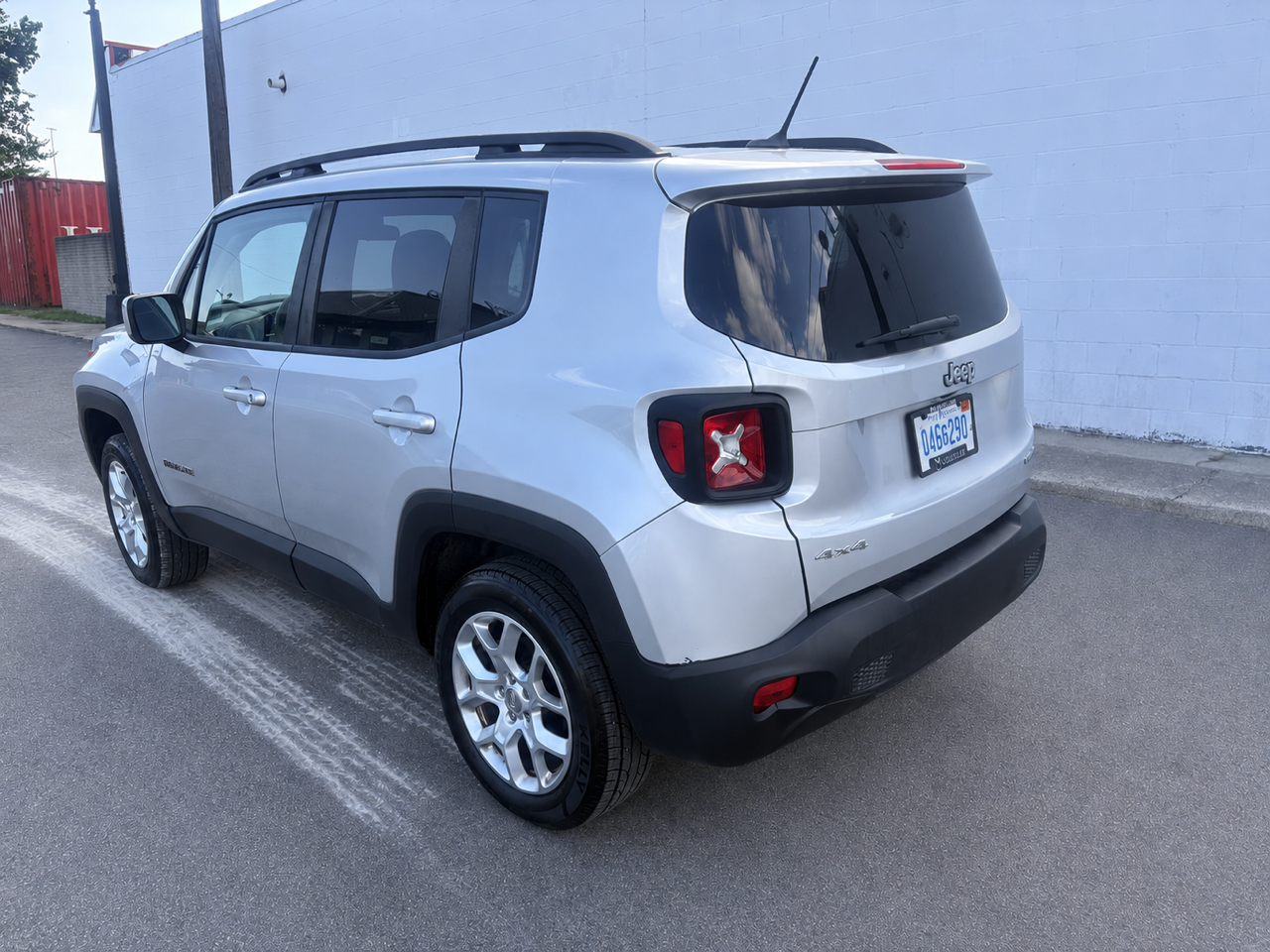 Used 2017 Jeep Renegade 4WD Latitude image 4