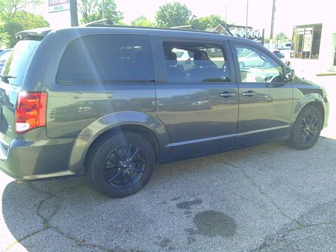 Used 2019 Dodge Grand Caravan GT FWD image 3