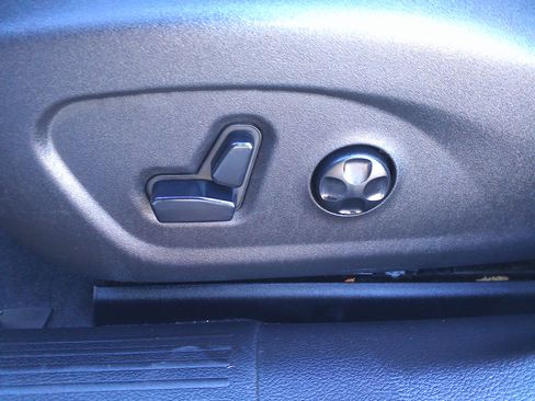 Used 2015 Chrysler 200 S image 32