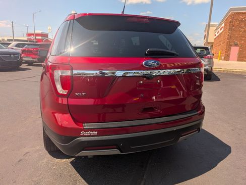 Used 2019 Ford Explorer XLT FWD image 5