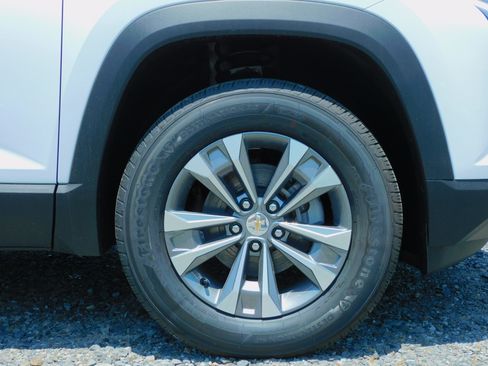 New 2026 Chevrolet Equinox LT image 10