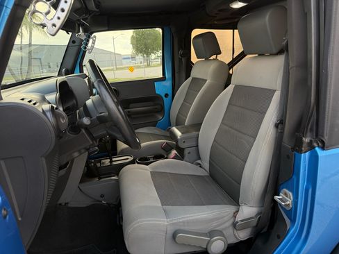 Used 2010 Jeep Wrangler 4WD Sport image 13