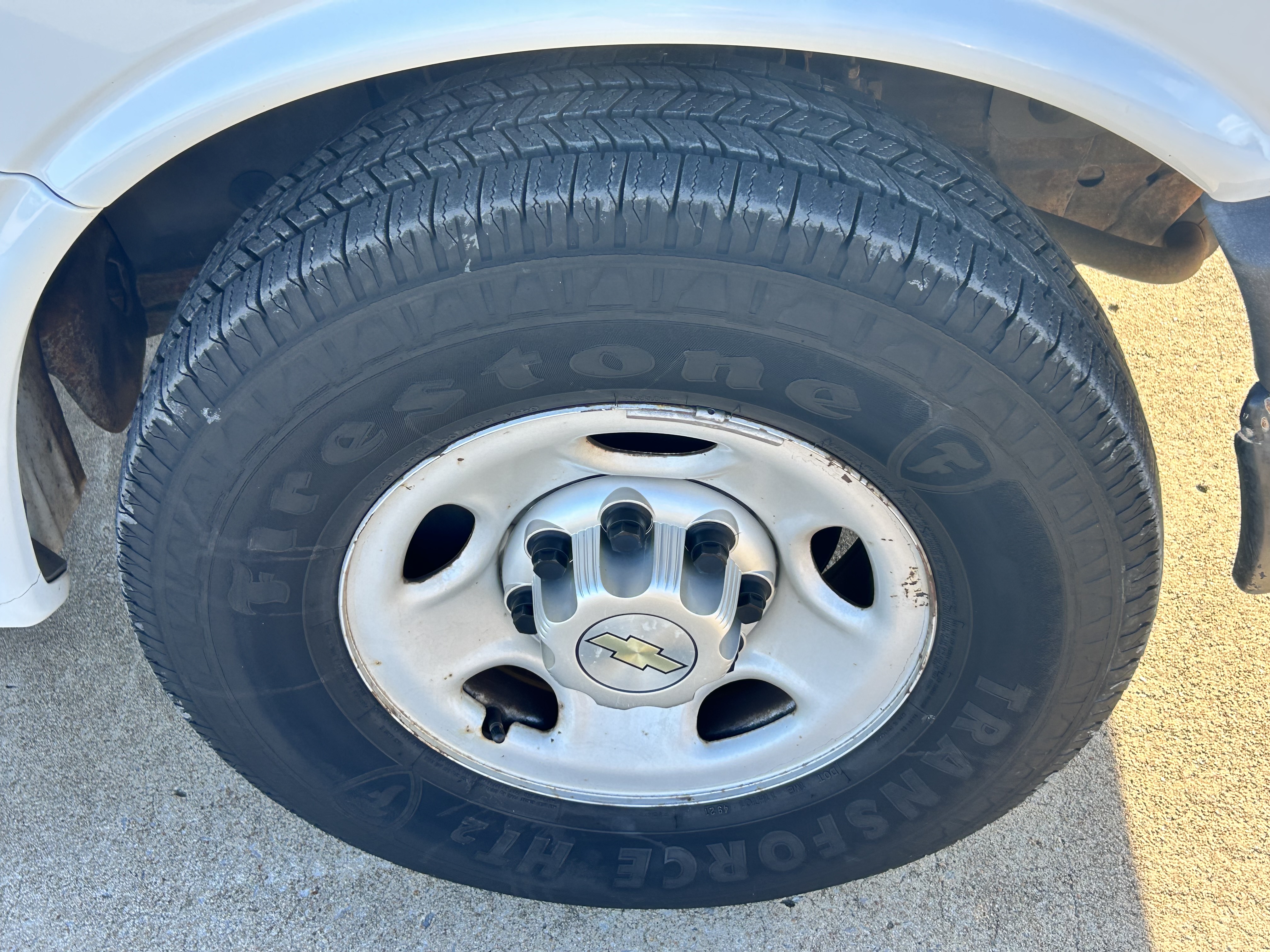 Used 2013 Chevrolet Express 2500 RWD image 30