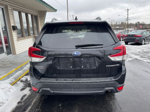 Used 2019 Subaru Forester Premium image 5