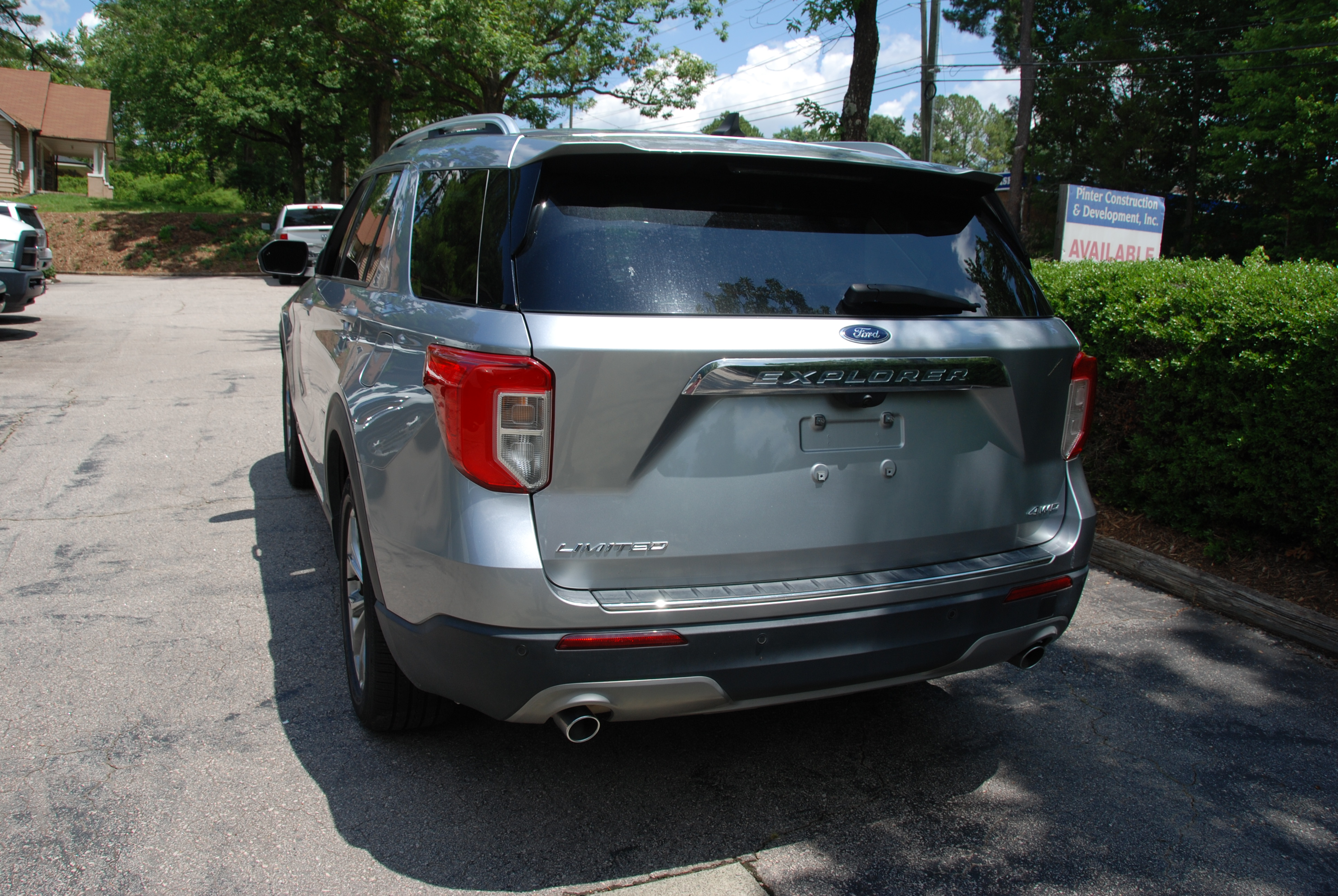 Used 2022 Ford Explorer 4WD Limited image 16
