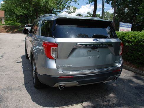 Used 2022 Ford Explorer 4WD Limited image 16