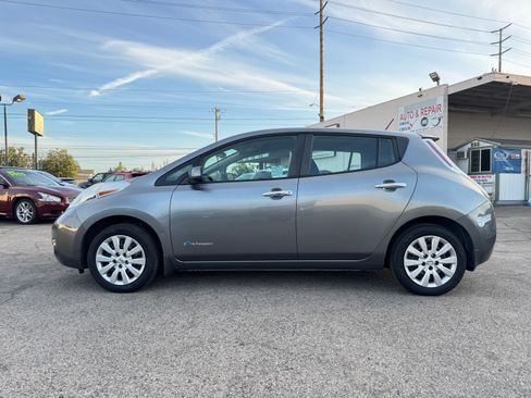 Used 2015 Nissan Leaf S image 3