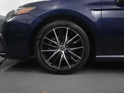 Used 2022 Toyota Camry SE image 10