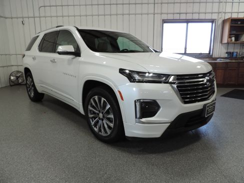 Used 2023 Chevrolet Traverse Premier image 8