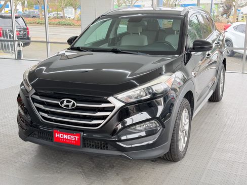 Used 2017 Hyundai Tucson SE image 3