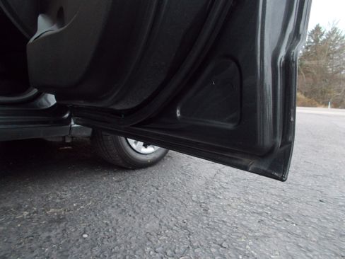 Used 2017 Chevrolet Sonic LS image 25