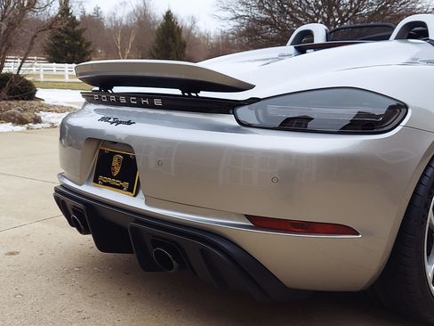 Used 2020 Porsche 718 Boxster Spyder RWD image 53