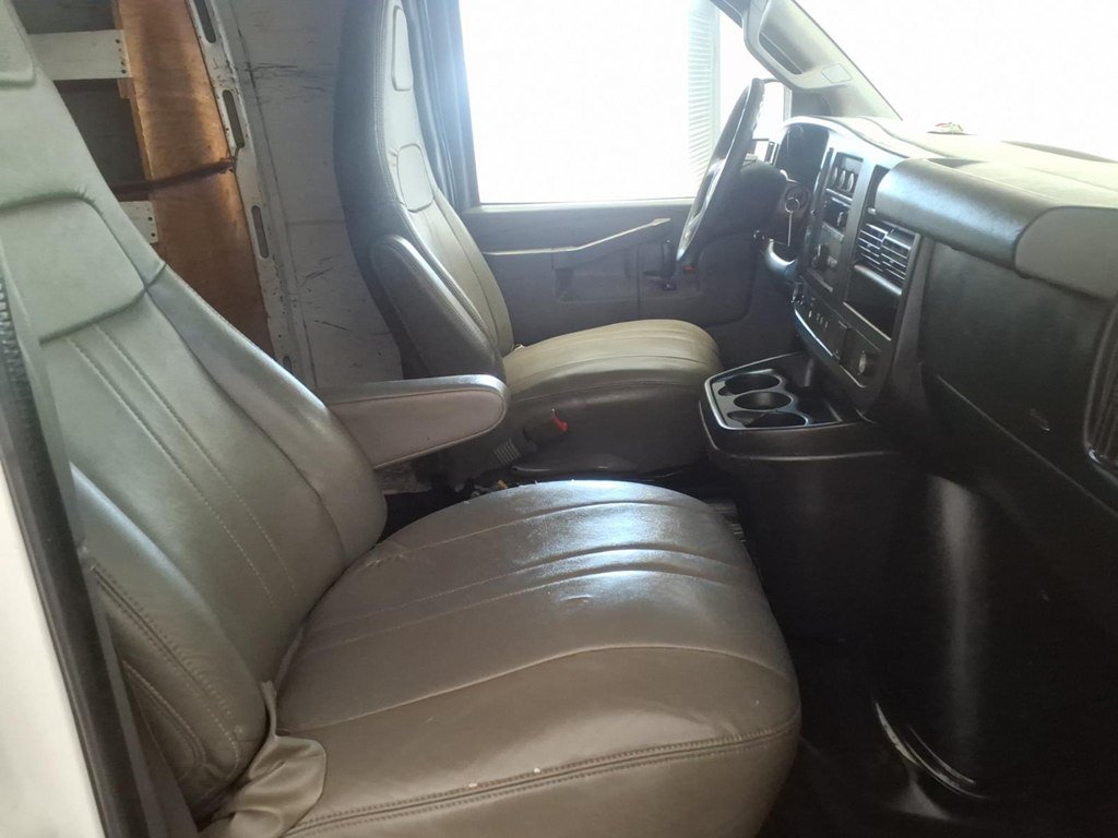 Used 2017 GMC Savana 2500 RWD image 13