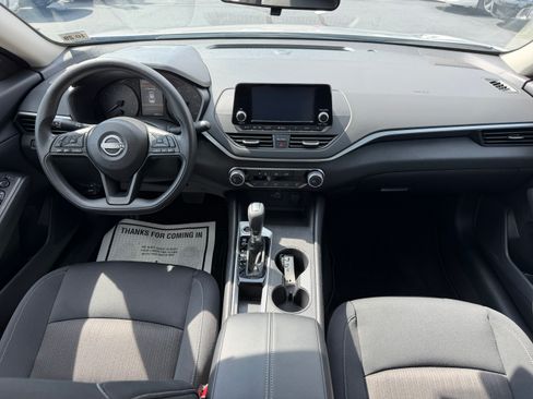 Used 2024 Nissan Altima 2.5 S FWD image 15