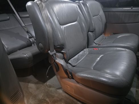 Used 2006 Toyota Sienna XLE image 8