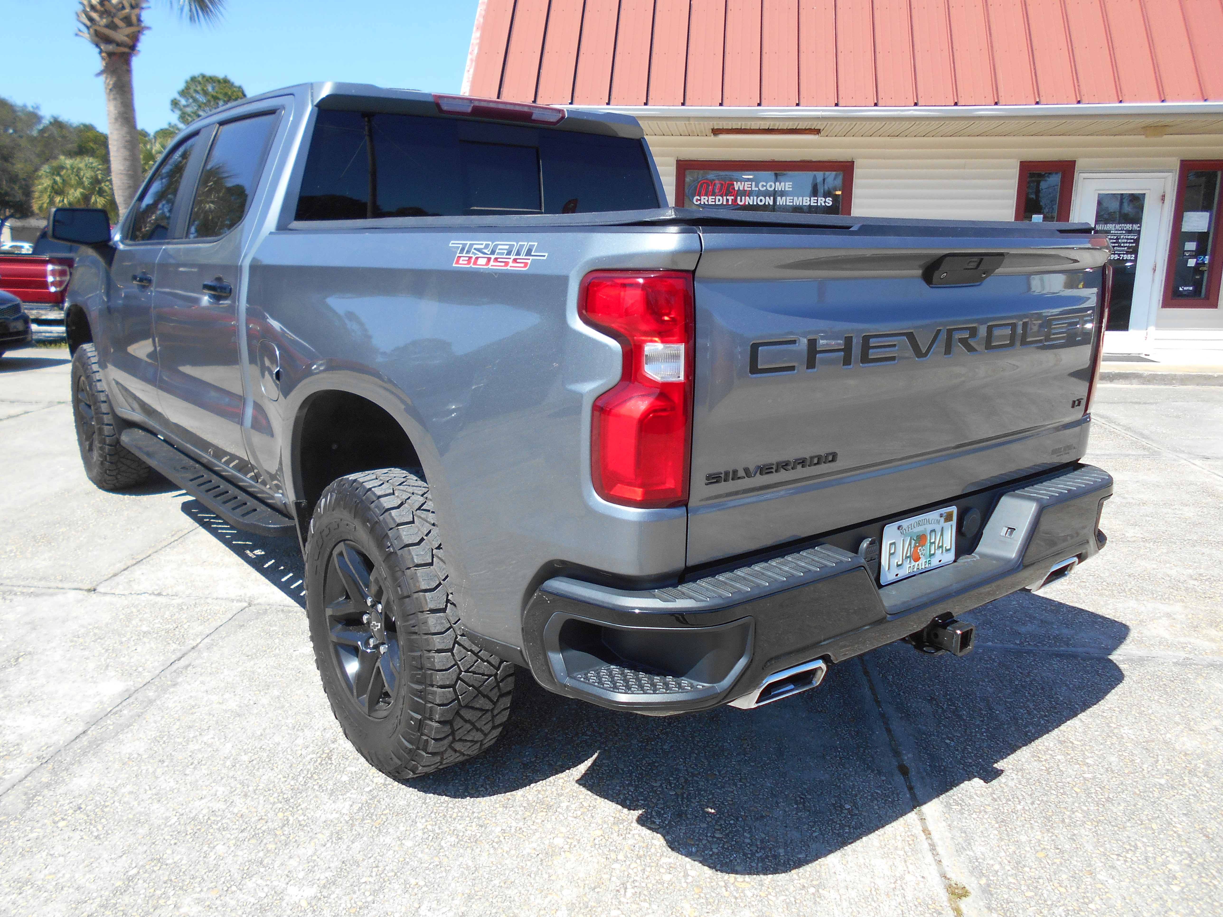 Used 2021 Chevrolet Silverado 1500 4x4 Crew Cab LT Trail Boss image 6