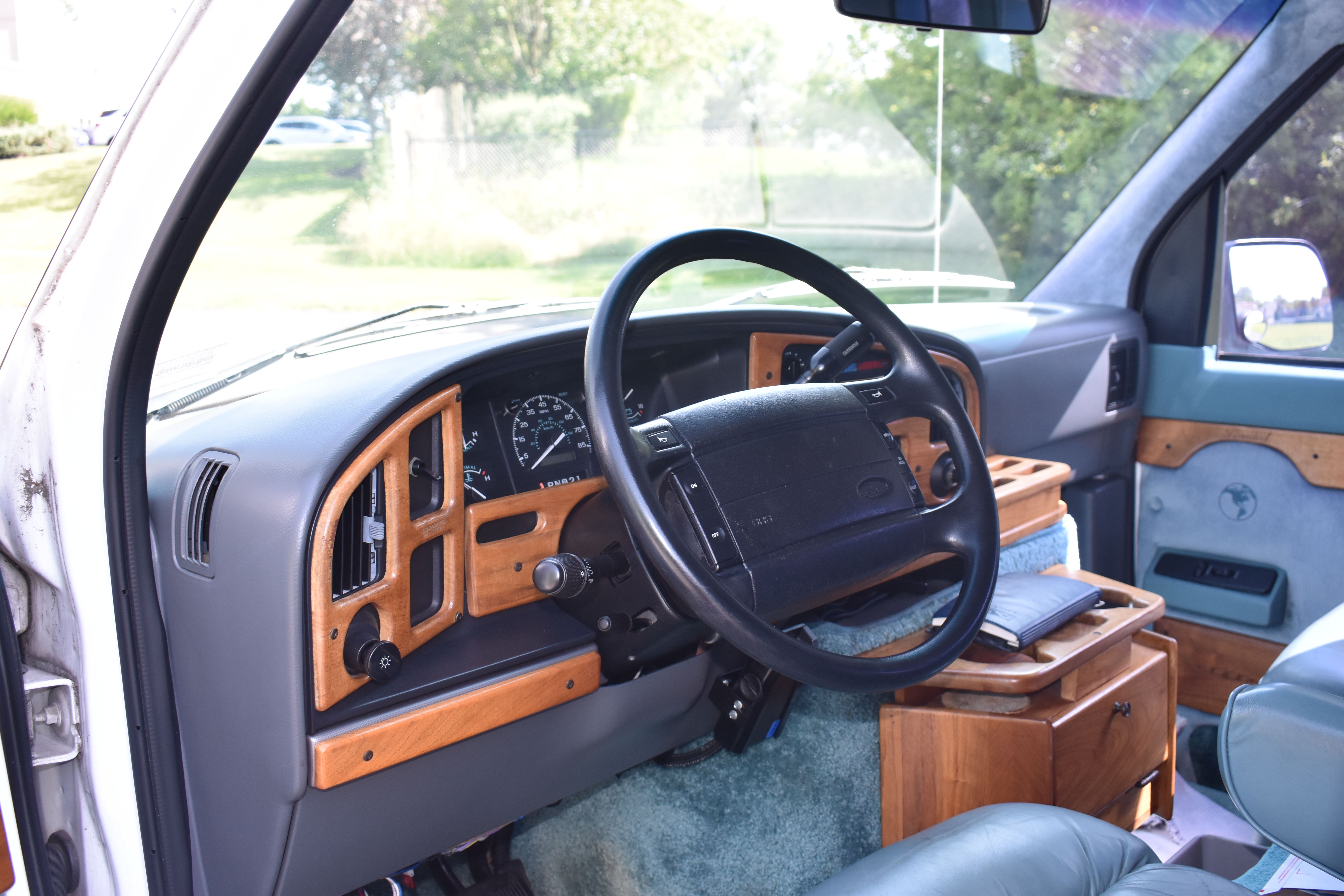 Used 1994 Ford E-150 and Econoline 150 Custom RWD image 29