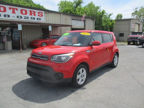 Used 2019 Kia Soul S FWD image 2