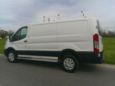 Used 2021 Ford Transit 250 XL image 8