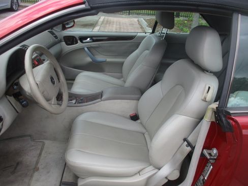 Used 1999 Mercedes-Benz CLK 320 image 10