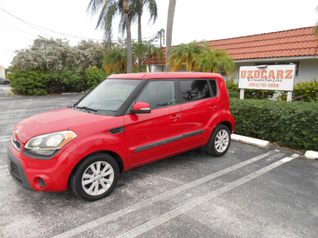 Used 2013 Kia Soul + FWD image 1