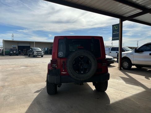 Used 2012 Jeep Wrangler Sahara image 4